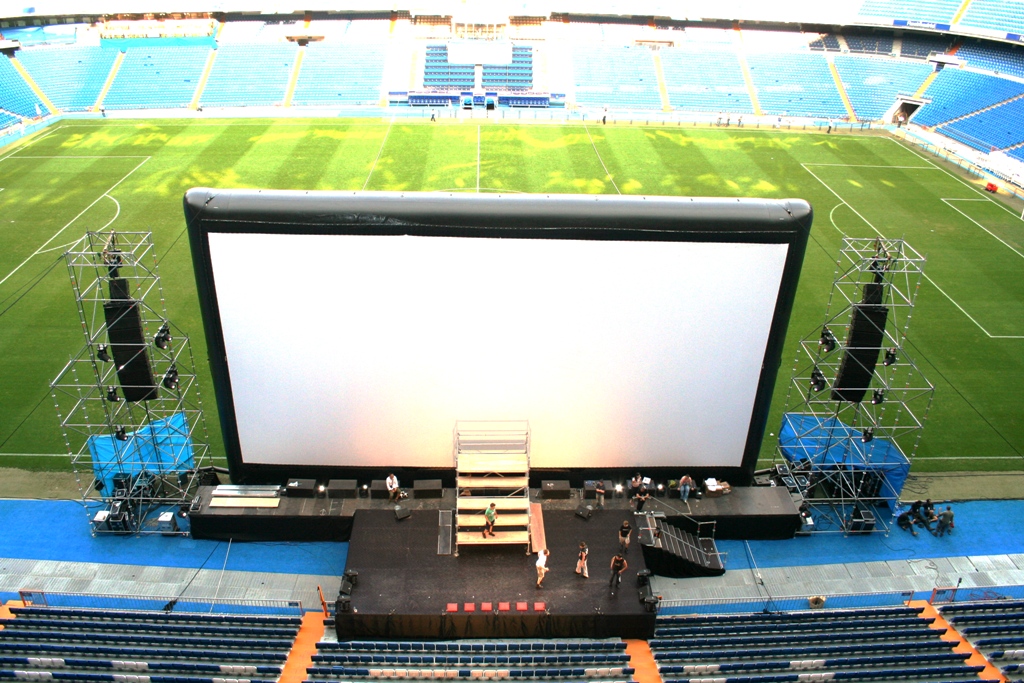 AIRSCREEN classic 24m x 12m - "Estadio Santiago Bernabeu" Madrid