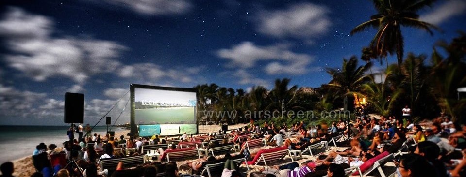 AIRSCREEN with a 7.32m (24ft) screen (ideal for up to 400 viewers) in Tulum, Mexico