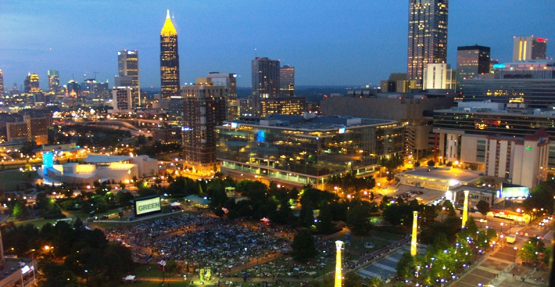 inflatable screen on the Green in Atlanta: AIRSCREEN does it again!