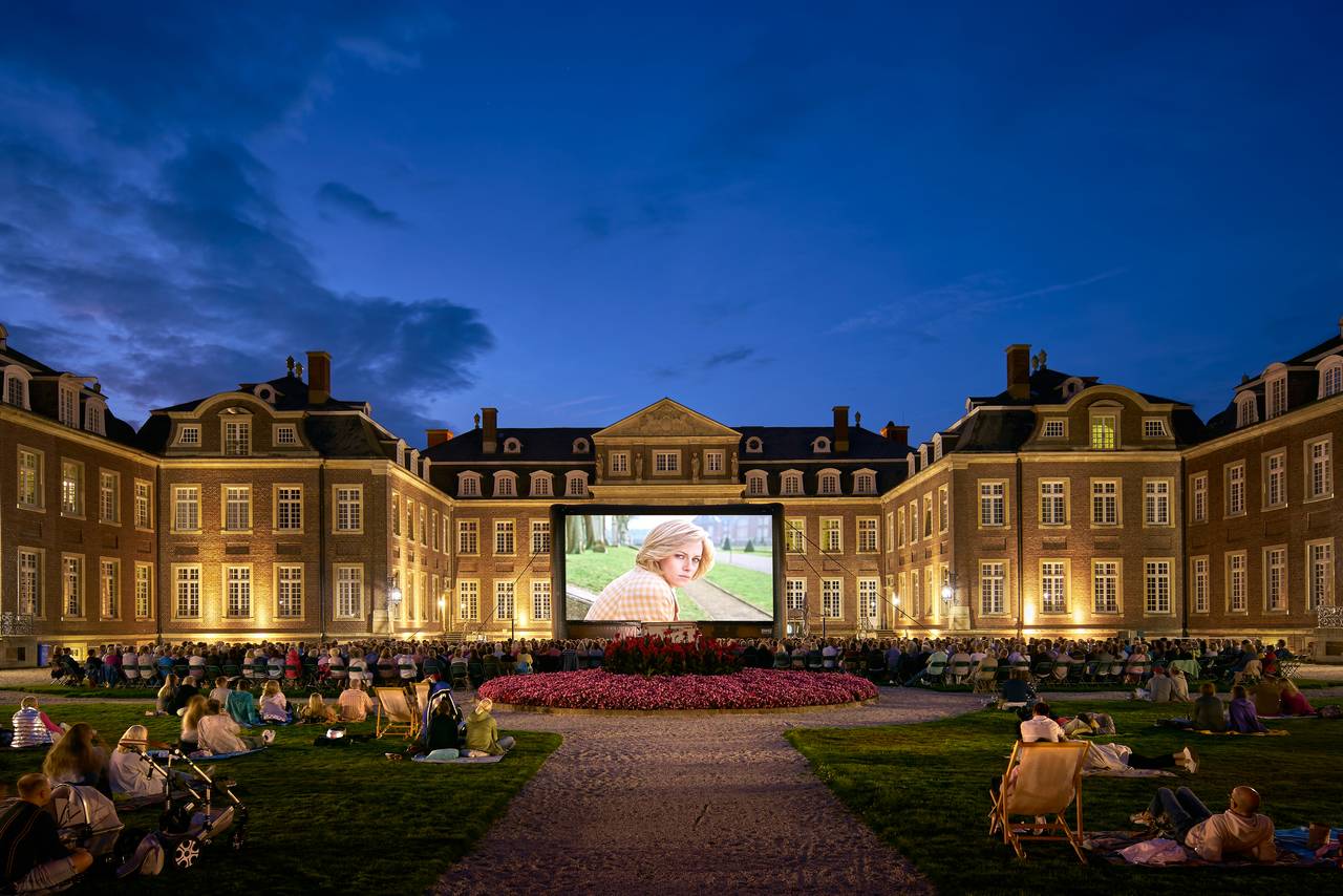 AIRSCREEN classic 52ft x 26ft (16m x 8m) starring at a Palace in Germany