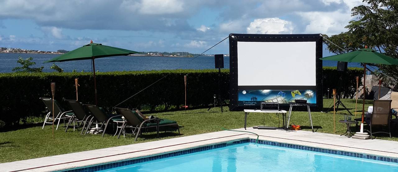 AIRSCREEN with a 3.00m (10ft) screen (ideal for up to 50 viewers) in Bermuda